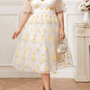 SHEIN Cream Flutter Sleeve Sweetheart Midi Sundress